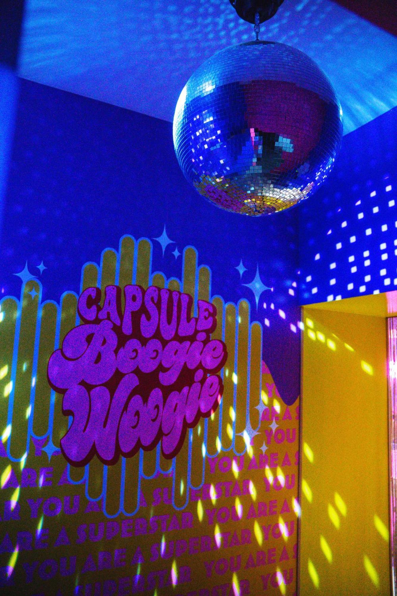 Capsule Boogie-Woogie - Jacuzzi - Sauna - Billard - Jeux - Ecran Geant - Filet Suspendu - Netflix La Louvière Εξωτερικό φωτογραφία